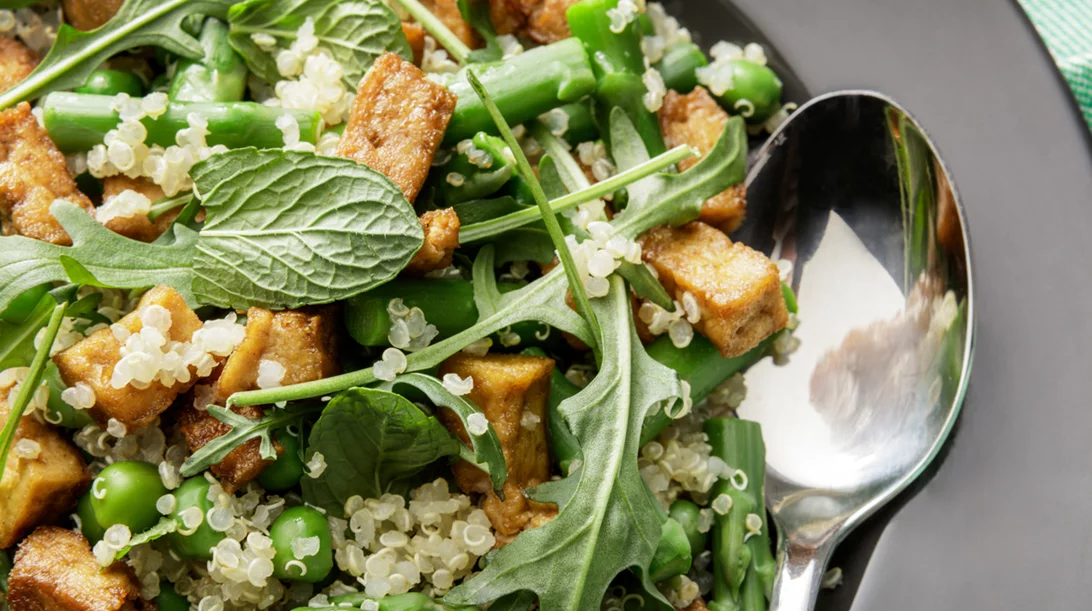 Νηστίσιμα γεύματα με πρωτεΐνη: Οι συνδυασμοί που προτείνει η διατροφολόγος