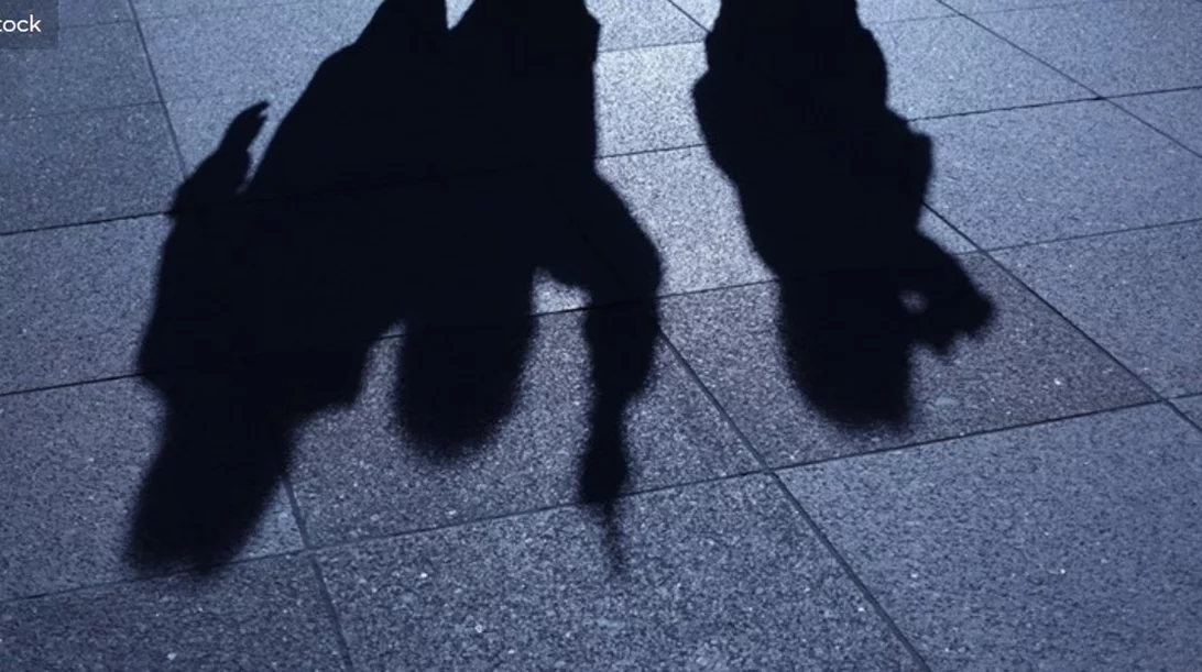 Βία είναι να μην κοιμάσαι ήσυχη τα βράδυα.