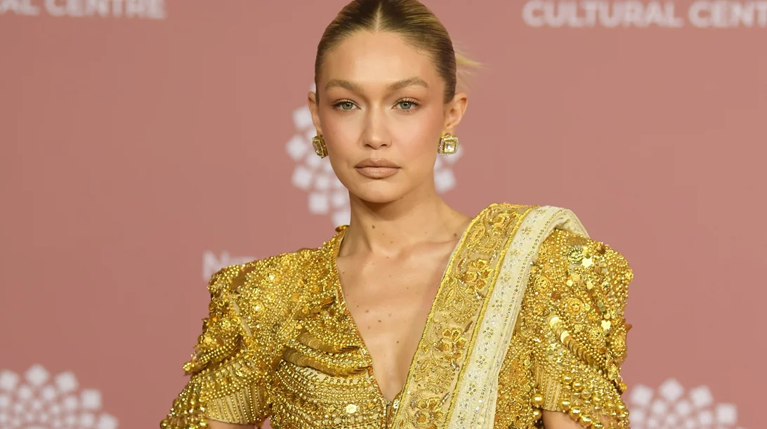 Μαύρισμα προσώπου χωρίς ηλιοθεραπεία: Το εύκολο trick μακιγιάζ για ηλιοκαμμένη όψη στην επιδερμίδα