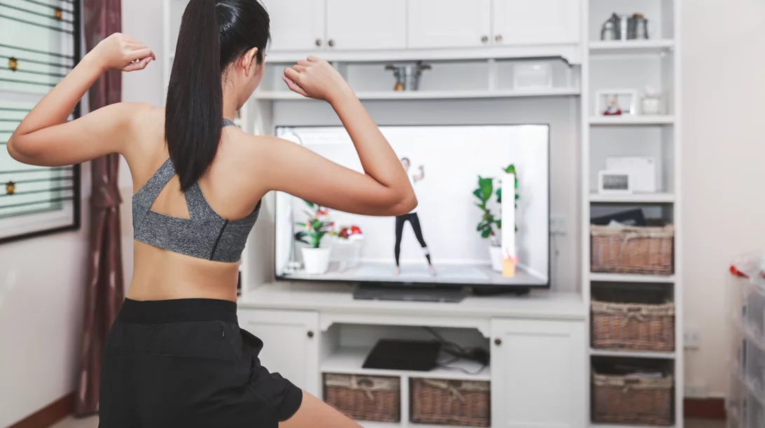 Η TikTok viral άσκηση που υπόσχεται 100% αποτελεσματικότητα στη μείωση του κοιλιακού λίπους