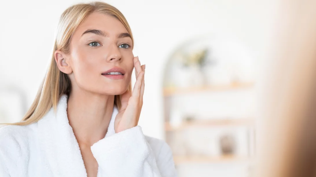 Skin detox: Τα SOS tips για υγιή επιδερμίδα που ακτινοβολεί μετά τις γιορτές