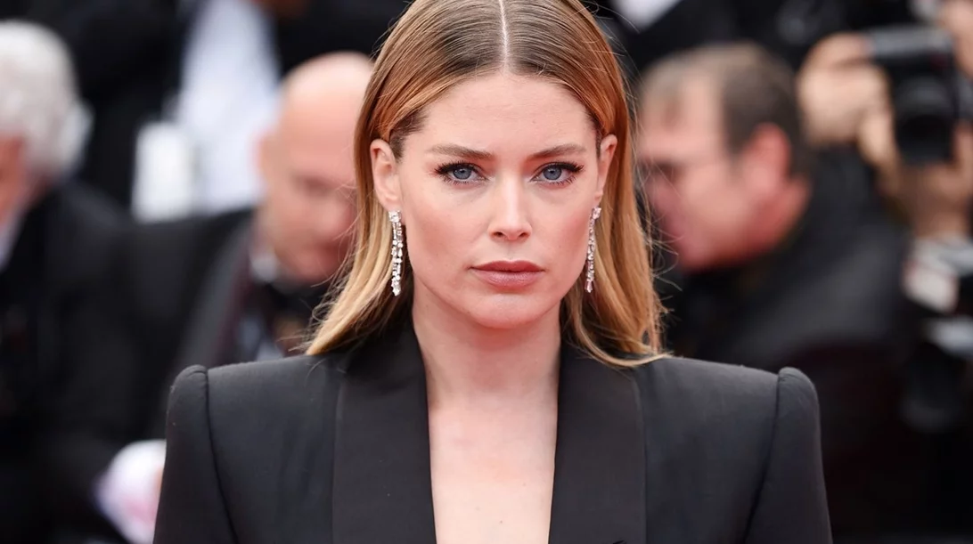 2 απλές, καθημερινές συνήθειες που επιβραδύνουν τον σχηματισμό ρυτίδων