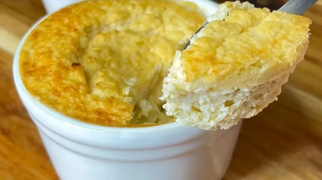 Γρήγορο κέικ μήλου με 3 υλικά - χωρίς αλεύρι ή ζάχαρη!