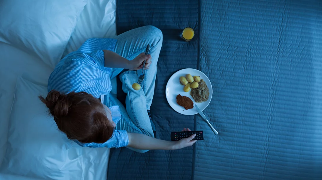 Γιατί πεινάς το βράδυ; Plus 4 βραδινά σνακ με λίγες θερμίδες