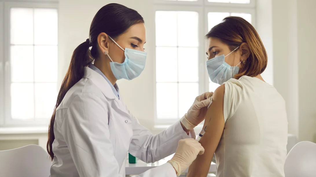 Pfizer & Astrazeneca: Μειωμένη αποτελεσματικότητα 75% και 61% απέναντι στη μετάλλαξη Δέλτα