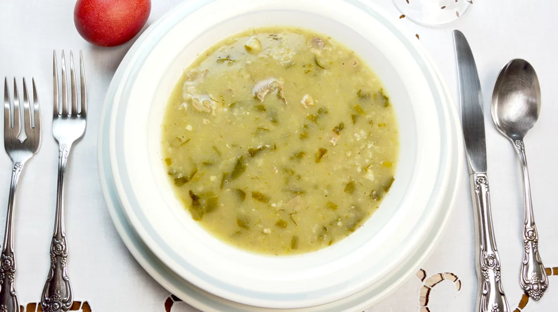 Vegan μαγειρίτσα: Δύο αρωματικές και ελαφριές συνταγές για την Ανάσταση