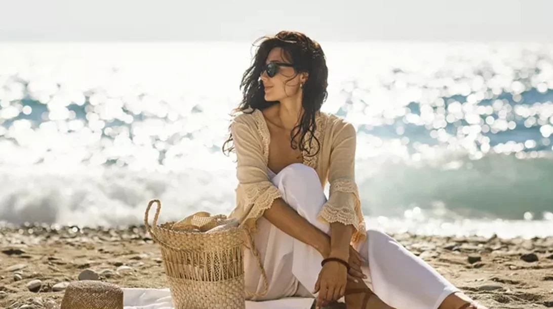 Summer Hair: Το εύκολο καλοκαιρινό χτένισμα που αναδεικνύει τα μακριά μαλλιά