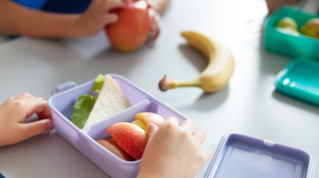 4 τρόποι για να φτιάχνεις πάντα ένα υγιεινό σνακ για το σχολείο