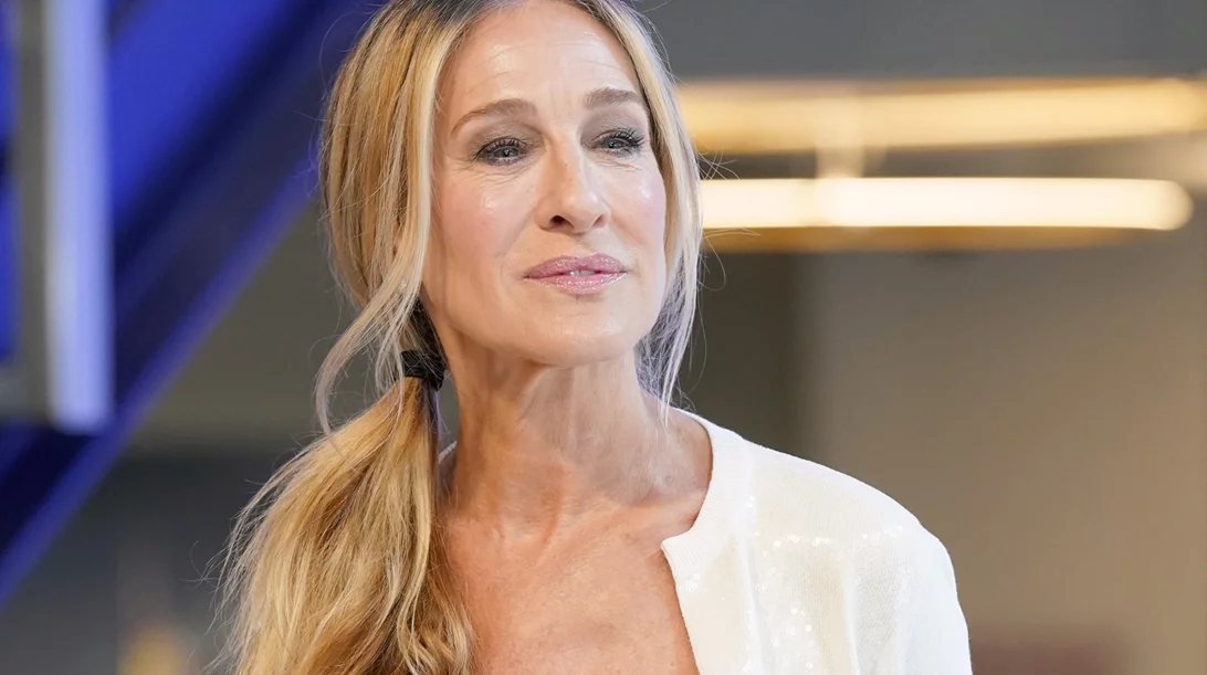 Sarah Jessica Parker: Ο αντιγηραντικός ορός με βιταμίνη C που λατρεύει είναι value for money