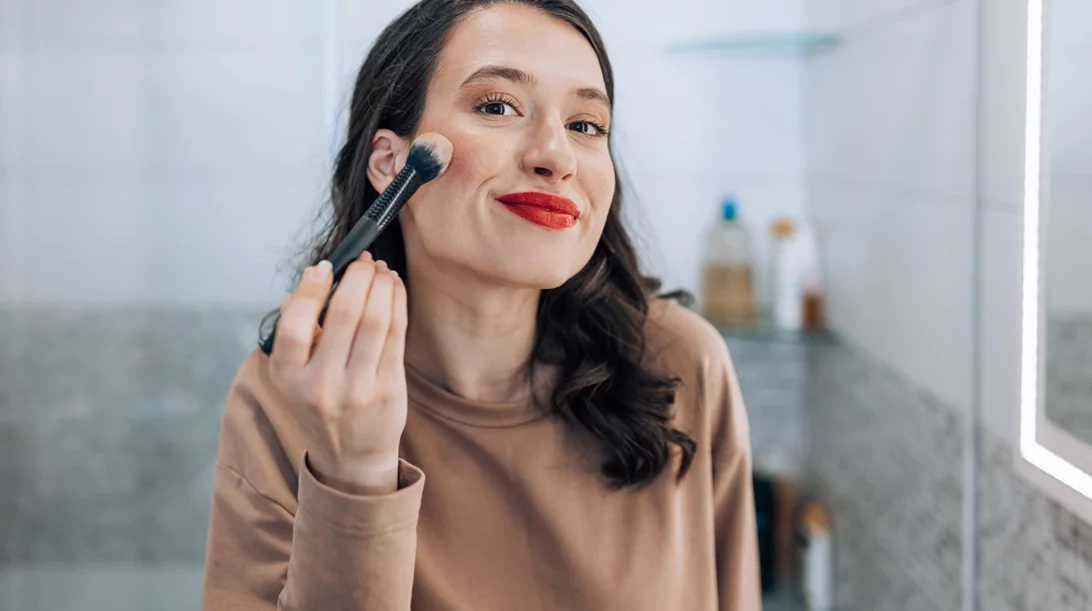 Αυτό το ρουζ πωλείται κάθε 15 δευτερόλεπτα στον κόσμο