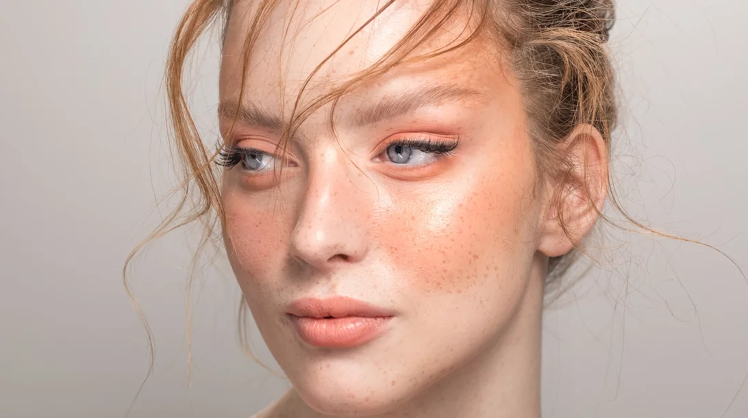 Χαρίζει φωτογένεια! - Αυτό είναι το πιο φρέσκο μακιγιάζ του καλοκαιριού