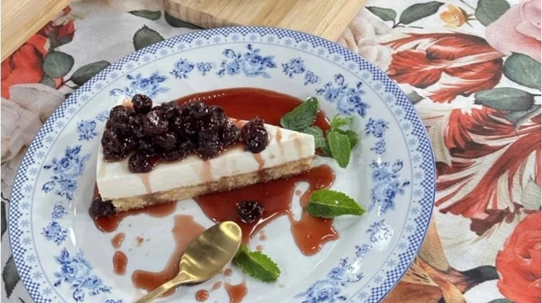 Το πιο ελαφρύ και δροσερό cheesecake με γιαούρτι - Πανεύκολο γλυκό