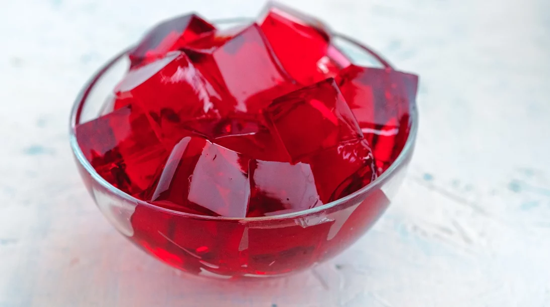 Ζελατίνη: Το φθηνό superfood που κατακτά το TikTok - Σώζει όντως δέρμα, μαλλιά και έντερο;