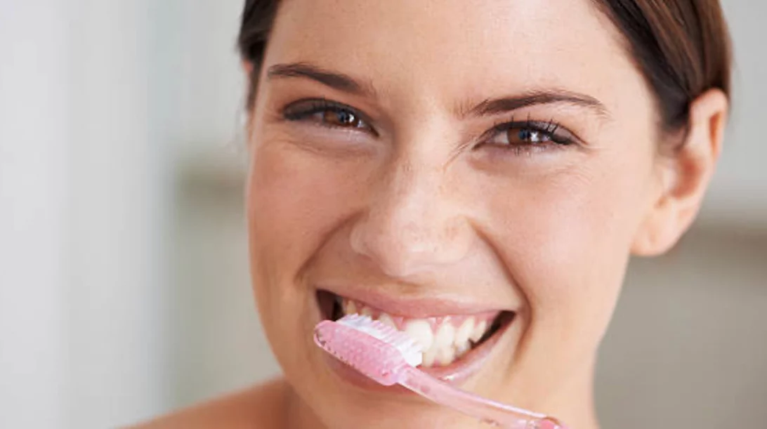 Ευαισθησία στα δόντια: Τι την προκαλεί;