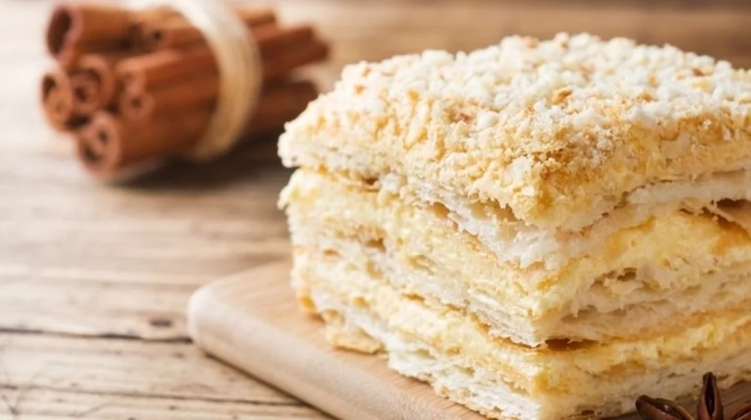 Θεϊκό γλυκό για τεμπέληδες: Το πιο γρήγορο και εύκολο μιλφέιγ μέσα σε 10 λεπτά