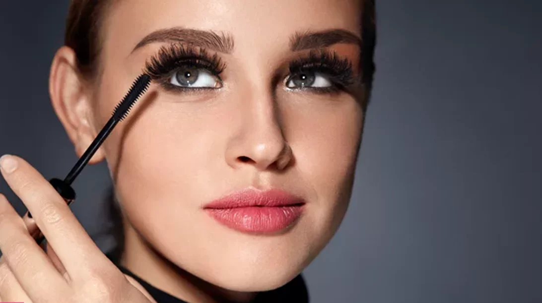 Οι καλύτερες mascaras για εσένα που έχεις κοντές βλεφαρίδες