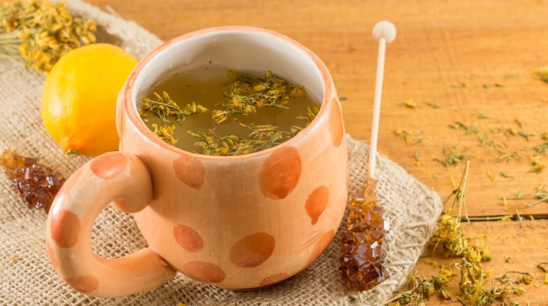 Ποια φάρμακα δεν συνδυάζονται με το σπαθόχορτο; Οι κίνδυνοι του "φυσικού αντικαταθλιπτικού"