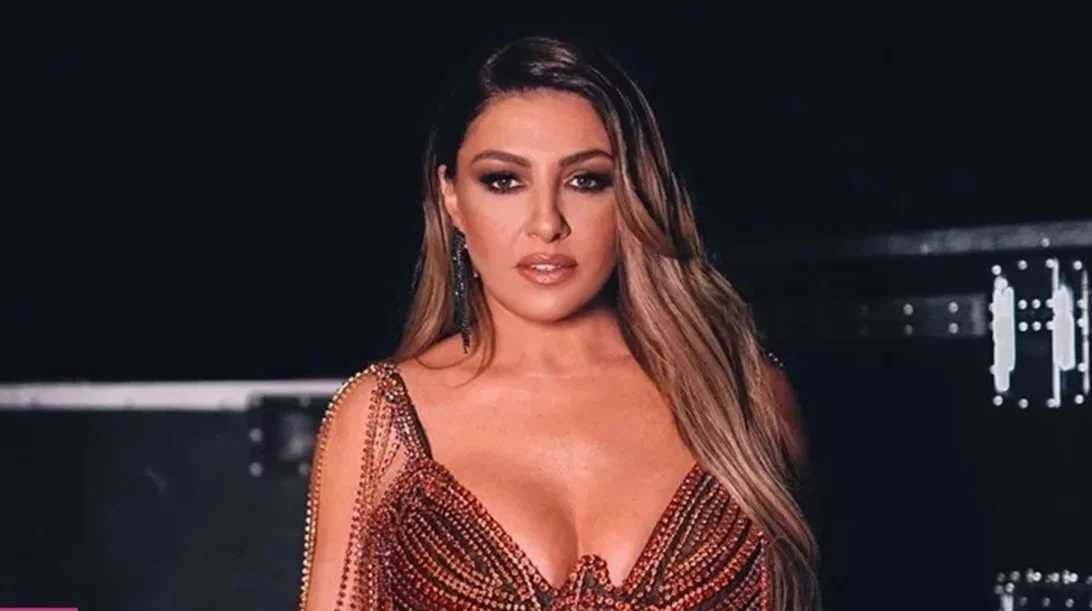 Έλενα Παπαρίζου: Το ανατολίτικο άρωμα που φορά εδώ και χρόνια