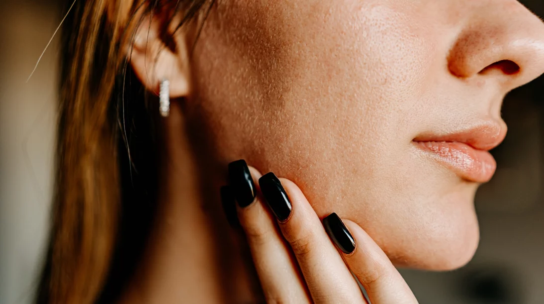 Εσύ ξέρεις τον "κανόνα των 60''"; Αυτό είναι το μυστικό για τέλεια επιδερμίδα