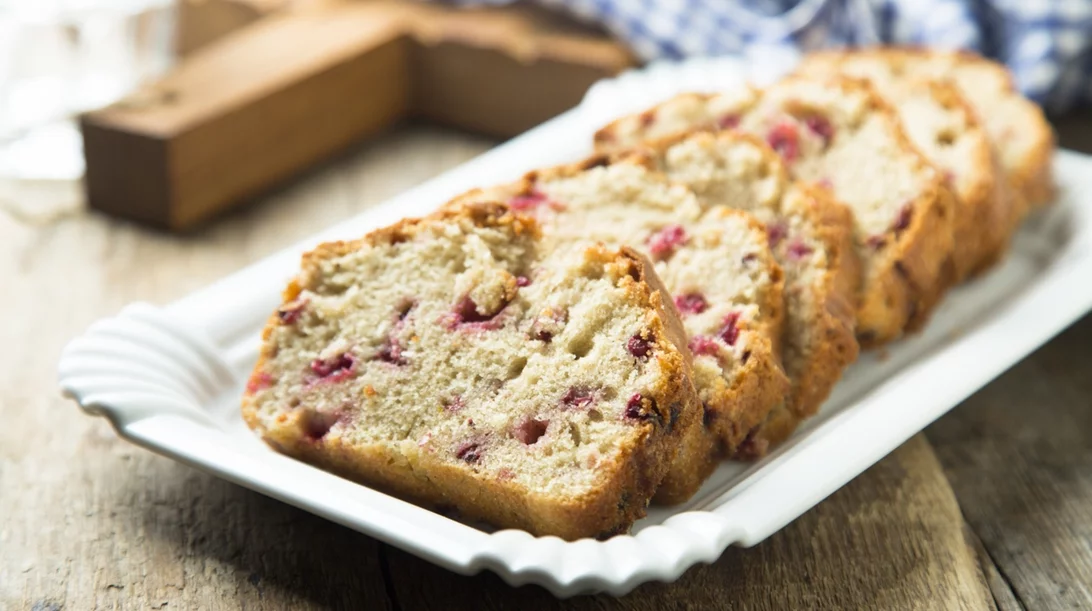 Φραουλόψωμο: Η καλοκαιρινή εκδοχή κέικ που σίγουρα θα λατρέψεις