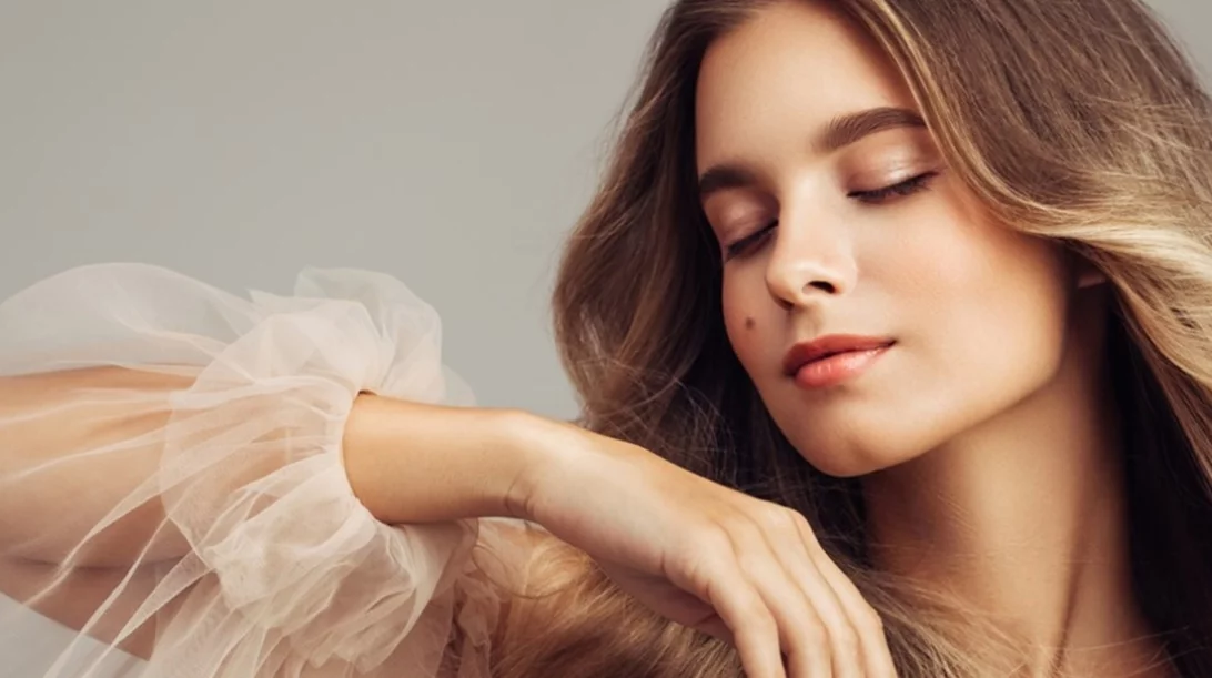 Τα body mists είναι η νέα εμμονή των beauty girls: Αυτά είναι τα αγαπημένα μας