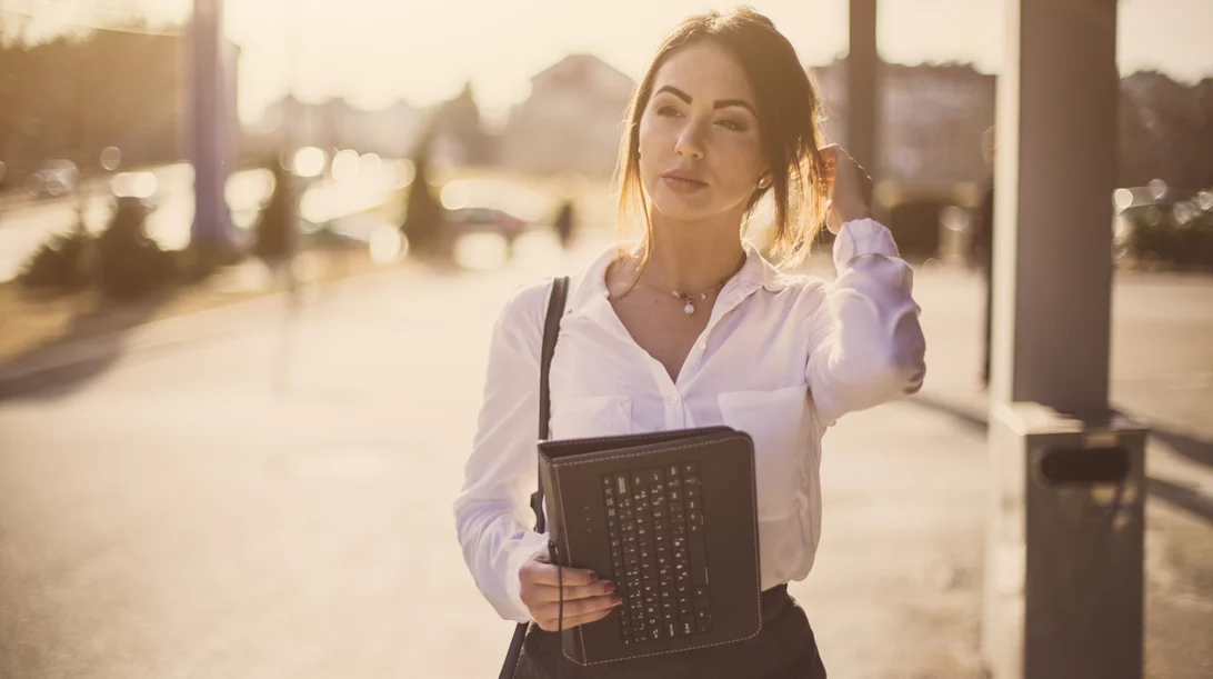 Inspo looks: Τι να φορέσεις αυτές τις ημέρες στο γραφείο;