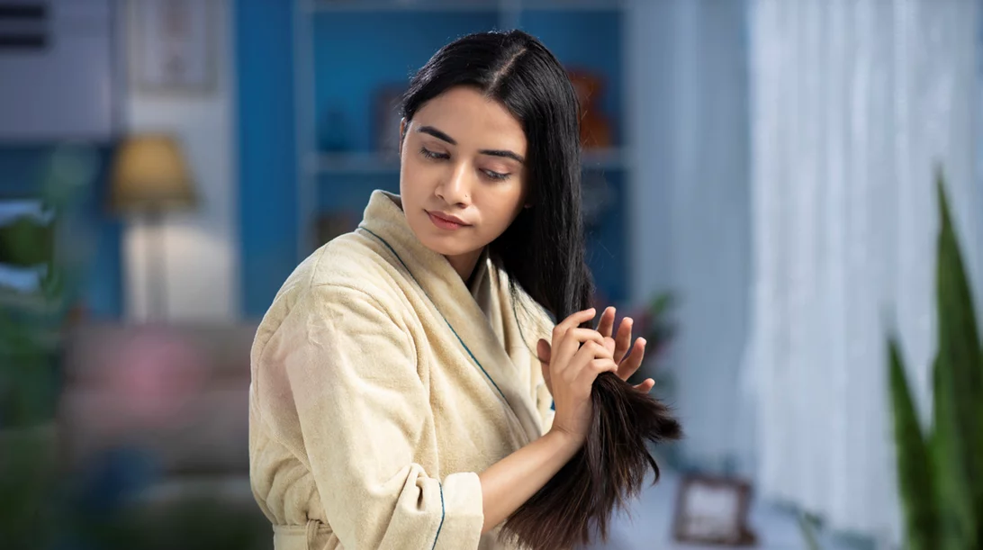 Πώς δημιουργείται η ψαλίδα στα μαλλιά και πώς θα την αποφύγουμε