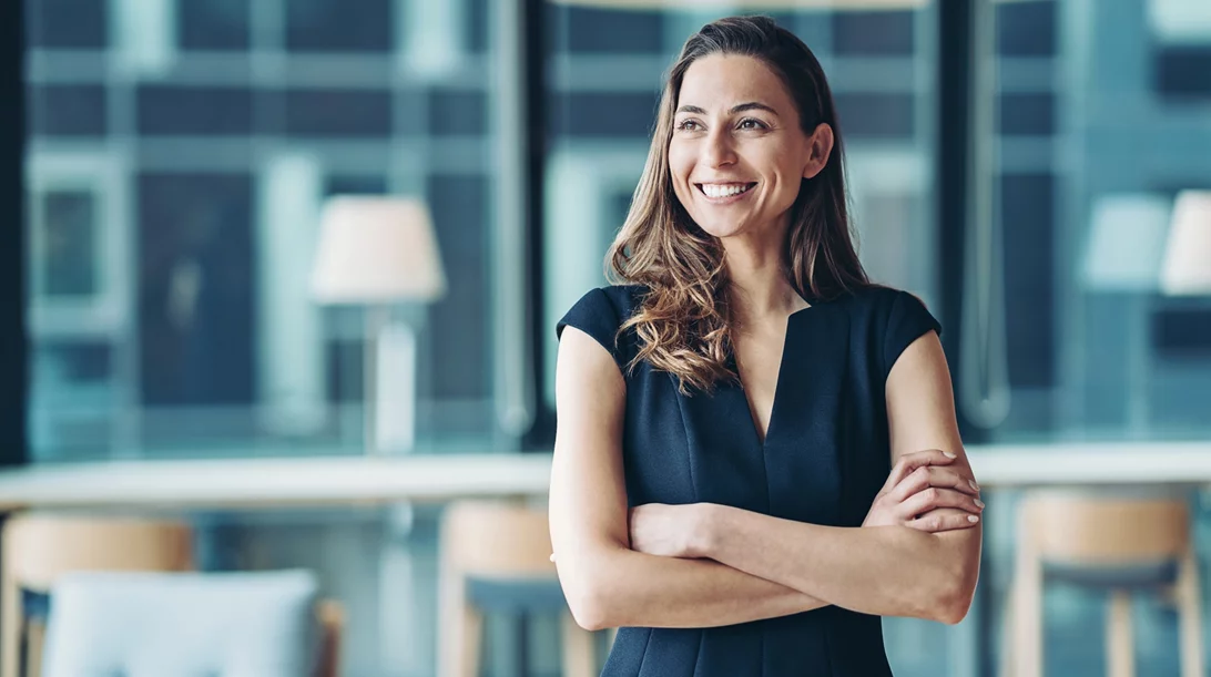 Πρώτη εβδομάδα πίσω στο γραφείο; Αυτά είναι τα looks που πρέπει να αντιγράψεις