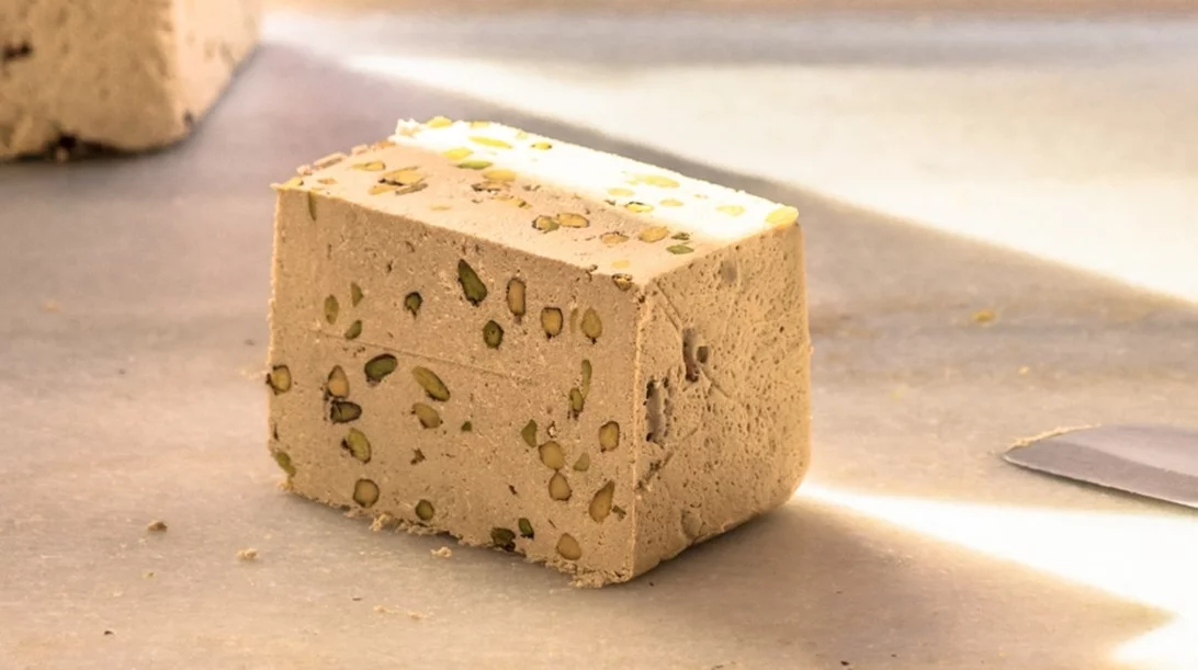 Σου περίσσεψε χαλβάς; Η πιο γρήγορη και νόστιμη ιδέα για να μην πάει χαμένος