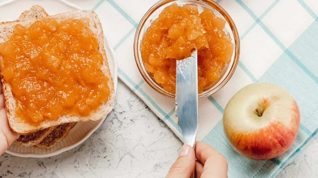 Σπιτική μαρμελάδα μήλου με 2 υλικά