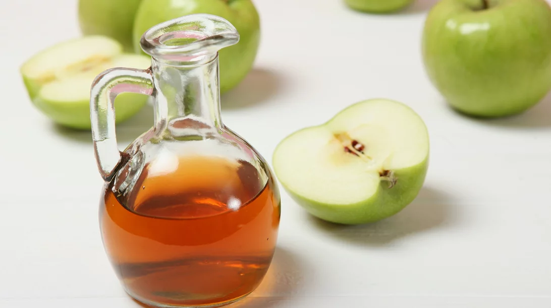 Το νο1 λάθος που κάνεις με το μηλόξυδο και βάζεις σε κίνδυνο την υγεία σου