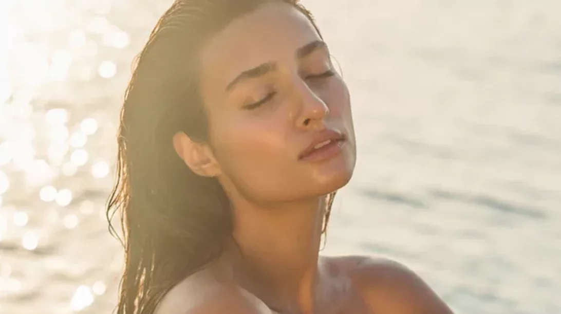 Πώς να κάνεις το τέλειο καλοκαιρινό μακιγιάζ για νησί μέσα σε 10'