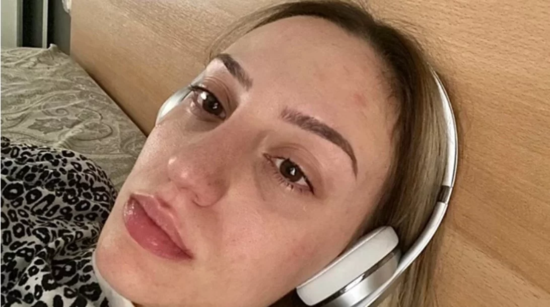 Άννα Κορακάκη: "Υποφέρω από αϋπνίες, ανασφάλεια και καταθλιπτικά επεισόδια"