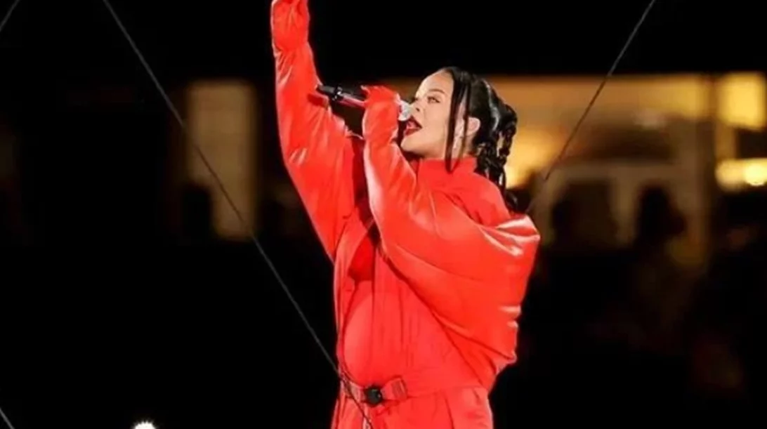 Για πόσο καιρό μπορείς να κρύψεις την εγκυμοσύνη; H Rihana το έκανε και μας εξέπληξε!