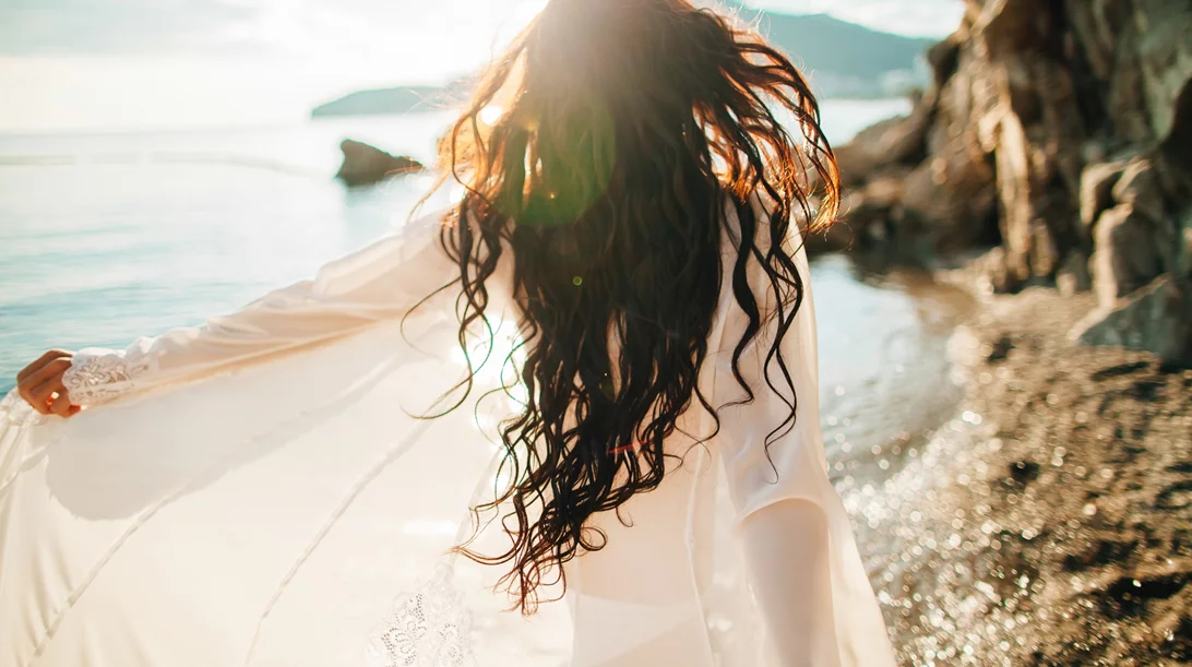 Μέθοδος LOC: Τι είναι και τι κάνει στα μαλλιά σου;