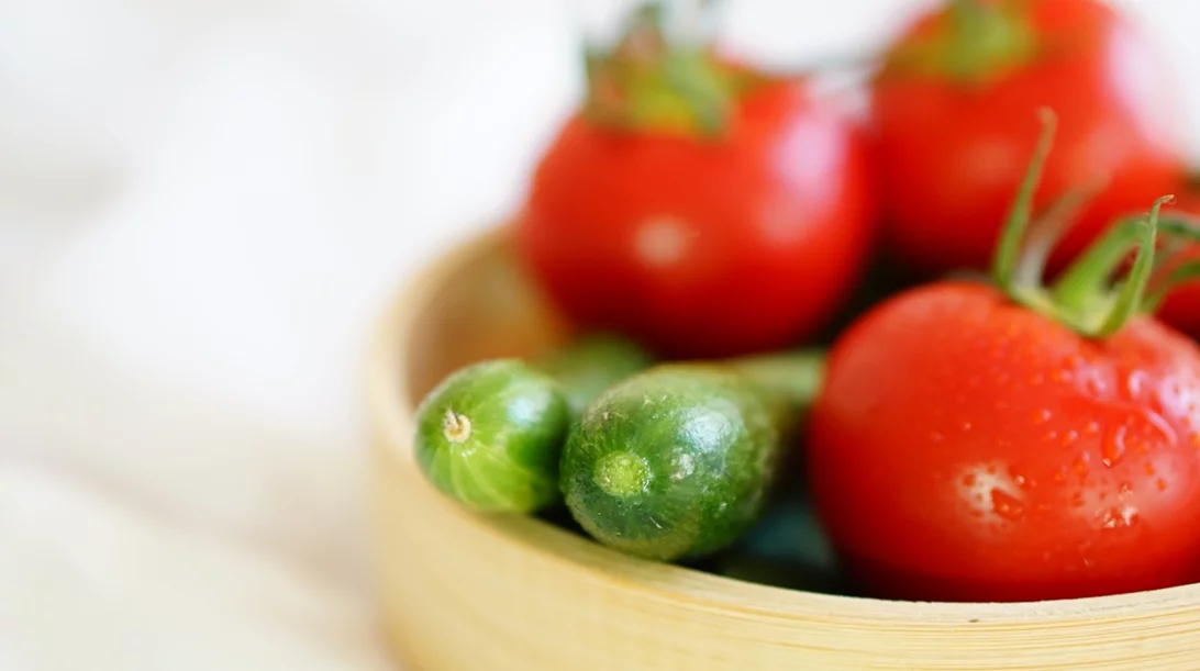 Αγγούρι, ντομάτα, κολοκύθι: Πόσο αληθινό είναι το "tip" της ενυδάτωσης από τα λαχανικά με πολύ νερό;