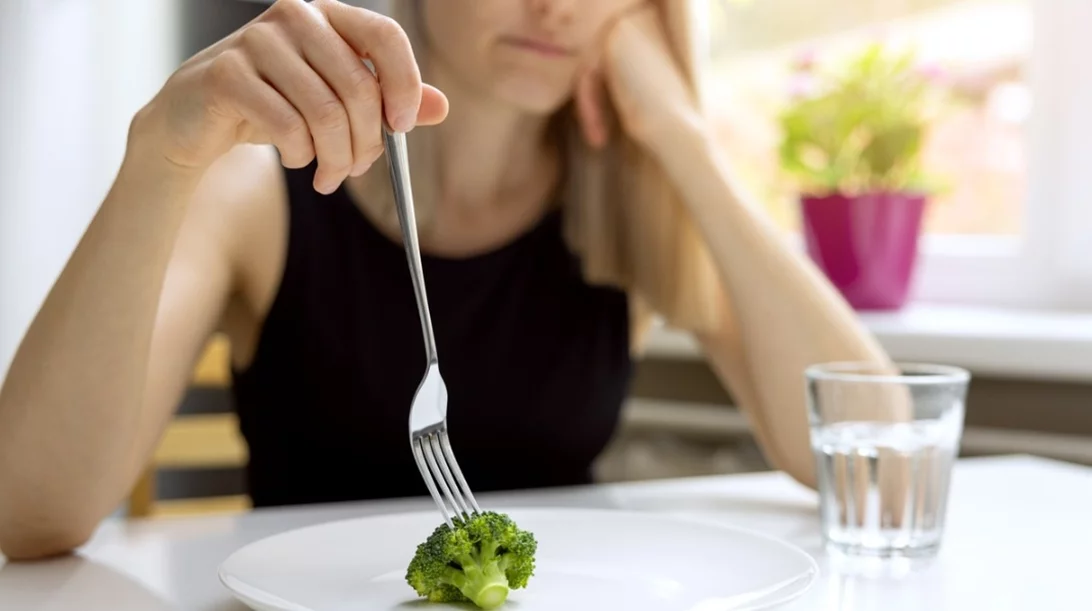 Διαταραχές πρόσληψης τροφής: Πώς να αναγνωρίσεις τα ανησυχητικά σημάδια
