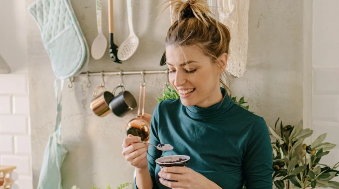 Τρώγε καλύτερα (όχι λιγότερο): 10 αλλαγές στη διατροφή που φέρνουν αποτέλεσμα