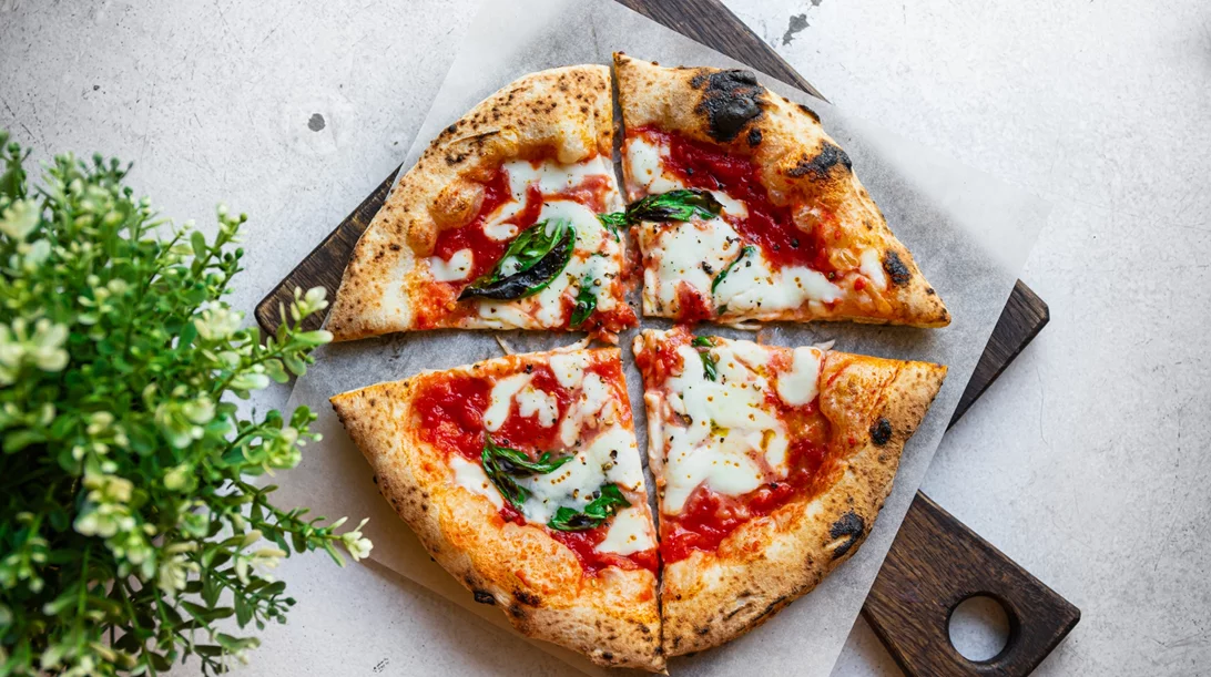 4 κόλπα να ξαναζεστάνεις την πίτσα και να είναι τραγανή