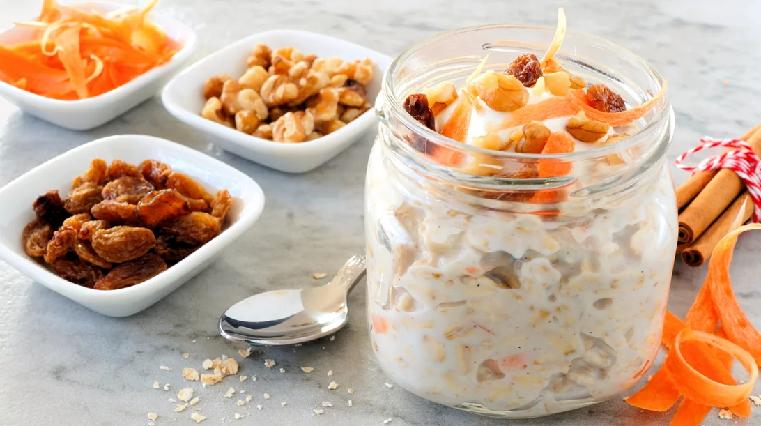 Βρώμη από το βράδυ με γεύση carrot cake - Ένα κρεμώδες πρωινό πλούσιο σε ω-3 λιπαρά