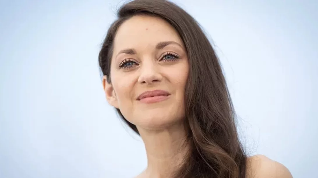 Λαμπερή, νεανική επιδερμίδα στα 40+ | Ποιες συνήθειες να υιοθετήσεις και ποιες να αφήσεις πίσω σου