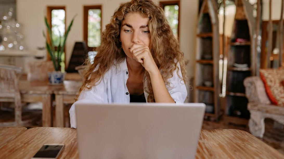 Γιατί οι περισσότεροι millenials φαίνονται πολύ νεότεροι από την ηλικία τους;