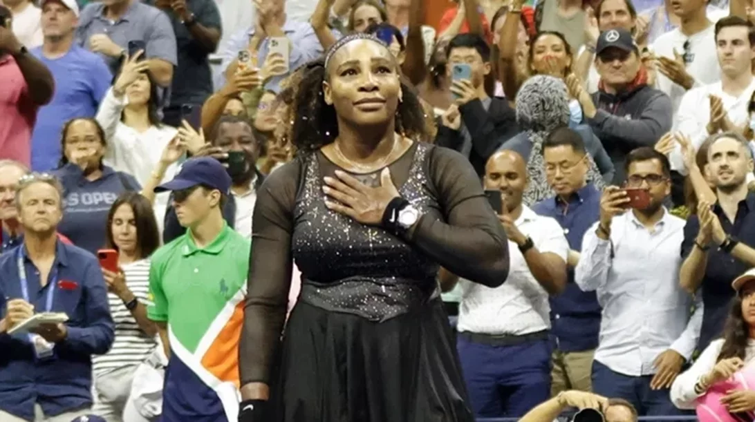Ταυτίσου ελεύθερα: Η Serena Williams προσπαθεί μάταια να "μπει" στην τζιν φούστα της