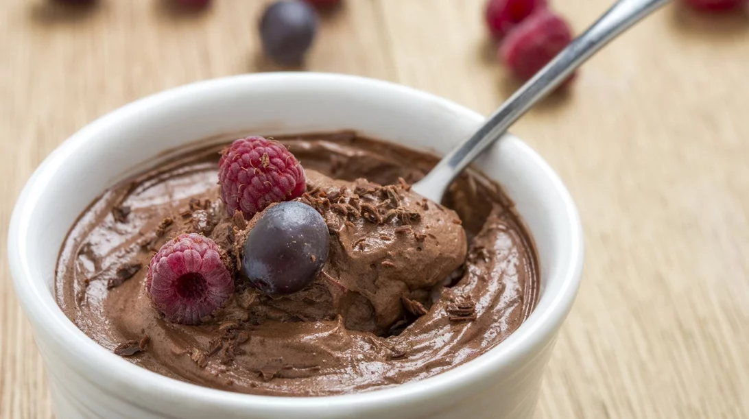 Η τεμπέλικη συνταγή για φανταστικό ρυζόγαλο σοκολάτας με 2 υλικά - Γλυκό στη στιγμή