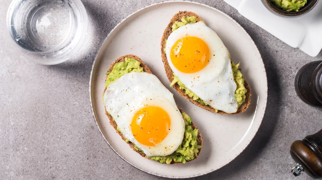 Πρόσθεσε αυτά τα 2 συστατικά στα αυγά | Ενισχύουν τη μνήμη, σύμφωνα με νευροεπιστήμονα