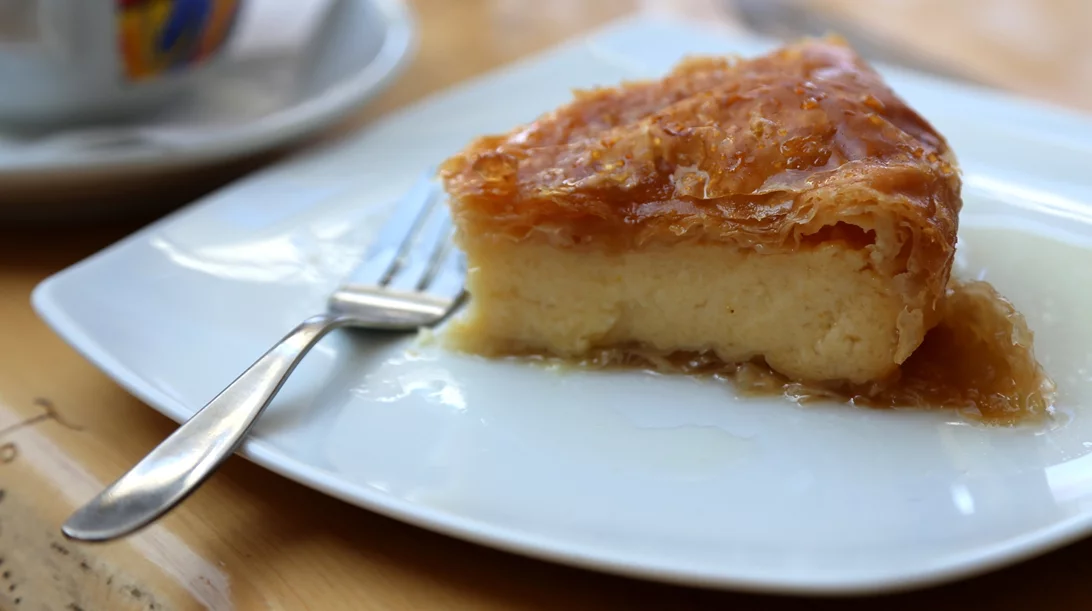 Σιροπιαστό νηστίσιμο γαλακτομπούρεκο - Με γάλα σόγιας