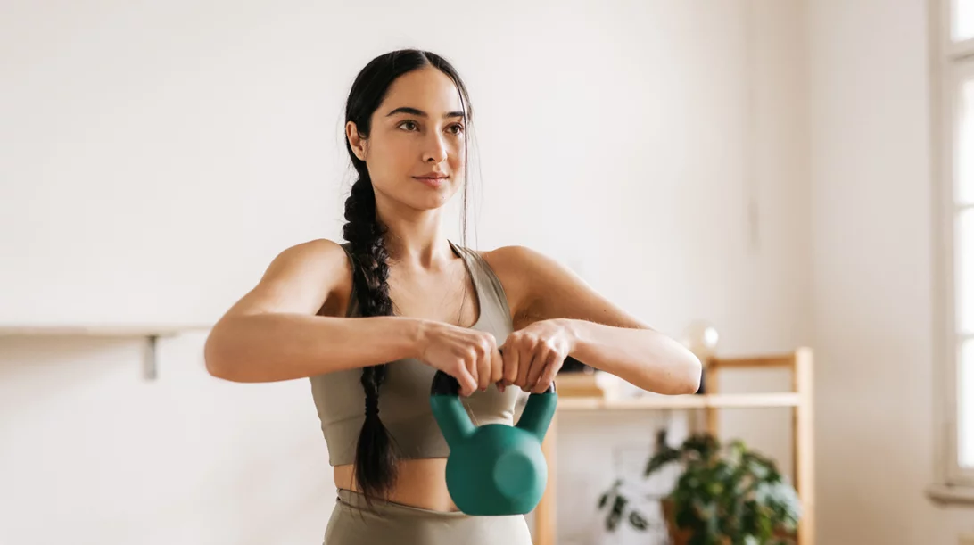 Υoga + kettlebells = Το απόλυτο πρόγραμμα που "καίει" λίπος και κυτταρίτιδα
