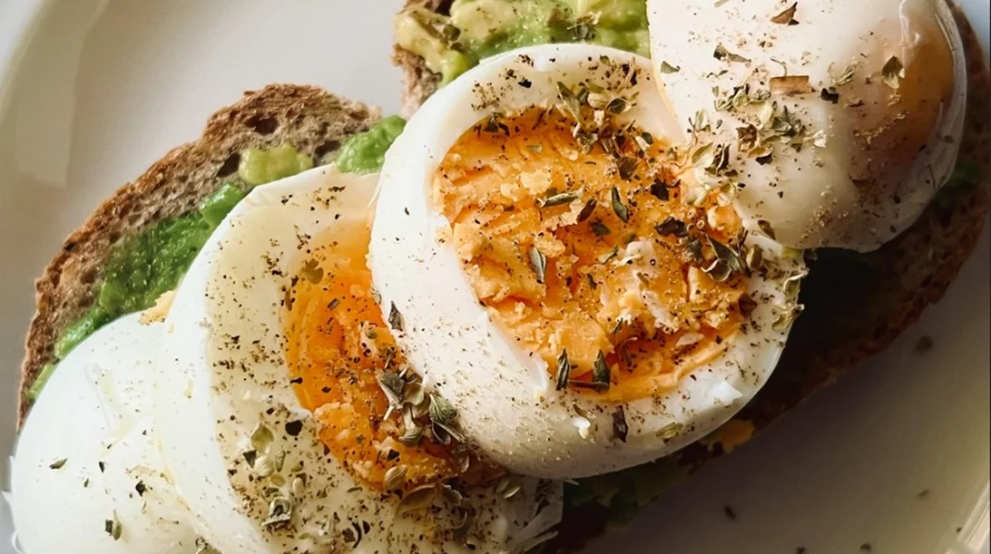 Αδυνάτισμα με αυγά: Τι λένε οι επιστήμονες για τη "δίαιτα βραστών αυγών"