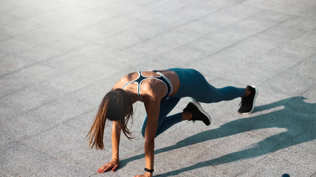 Αερόβια άσκηση για κάψιμο λίπους: Το 15' πρόγραμμα - express για να σμιλεύσεις σώμα