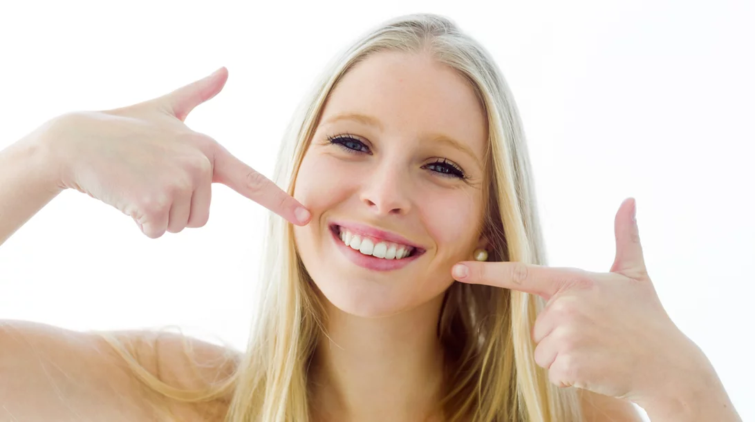 Τα βήματα για τέλεια στοματική υγεία (και πώς θα κάνεις σωστό βούρτσισμα των δοντιών)